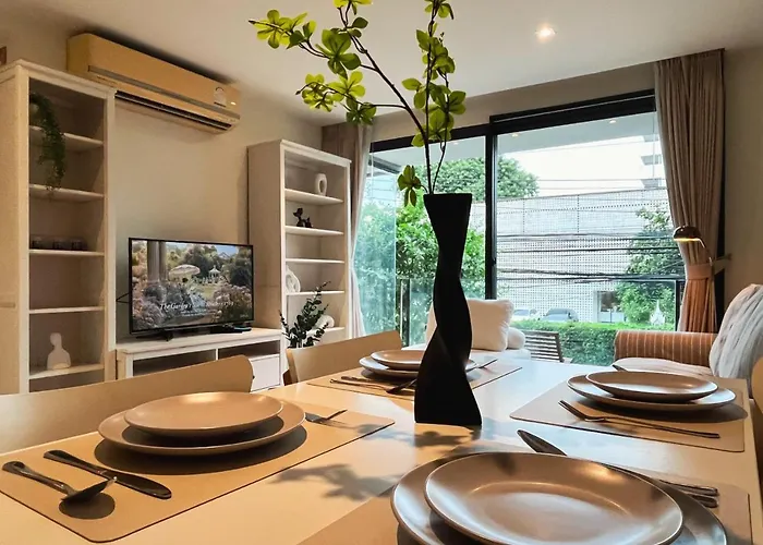 Vibe Sukhumvit 61 L Ultra Wifi L Walk To Bts Thonglor Or Ekkamai Апартаменты *