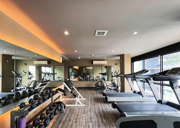 Vibe Sukhumvit 61 L Ultra Wifi L Walk To Bts Thonglor Or Ekkamai