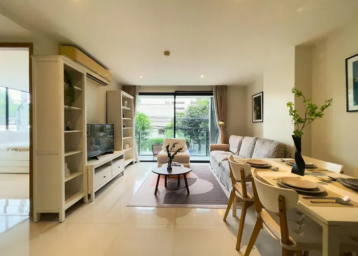 Vibe Sukhumvit 61 L Ultra Wifi L Walk To Bts Thonglor Or Ekkamai Apartment *